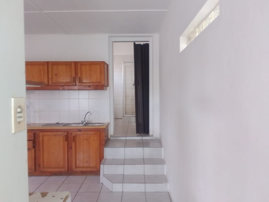 To Let 1 Bedroom Property for Rent in Quigney Eastern Cape